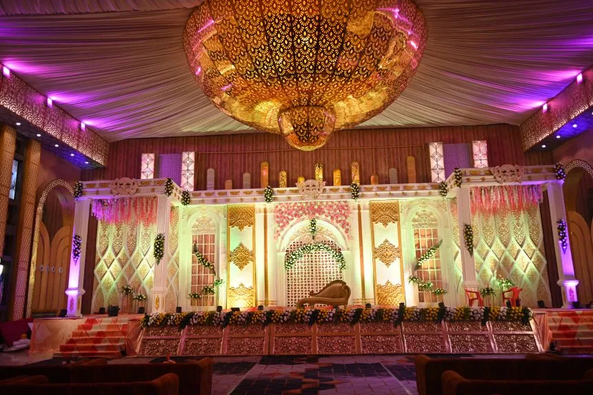 The Benares Lawn and Banquet